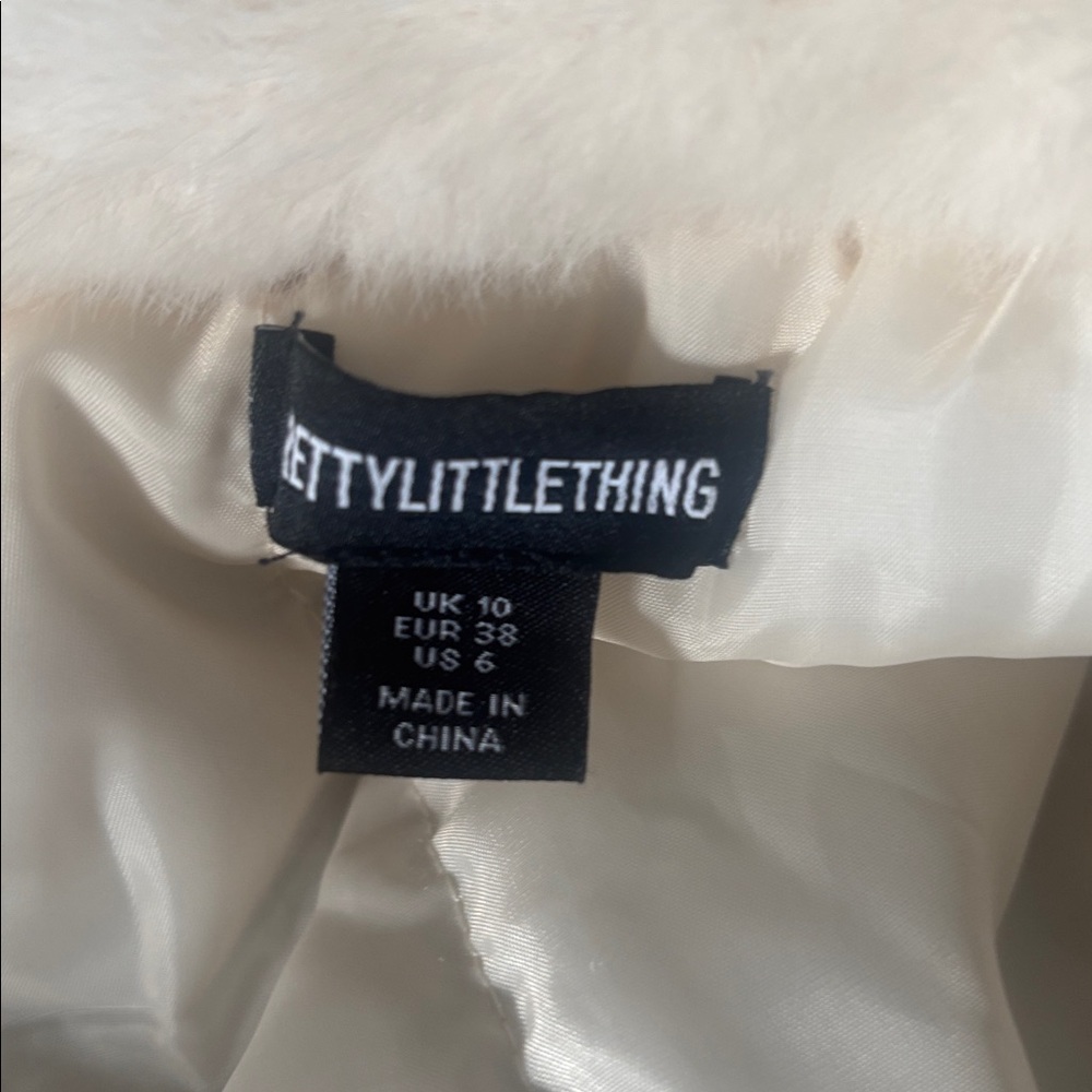 Pretty Little Thing Denim Jacket with Faux Fur Lining - Picture 3 of 4